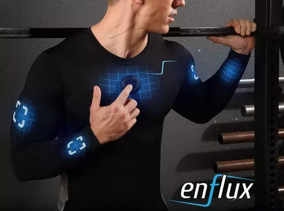 1 开合跳：简单高效的全身性有氧动作双脚开合跳跃手臂同步上下摆动。每次坚持3(图1)